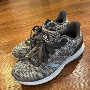 Adidas women’s cloud foam tennis shoes